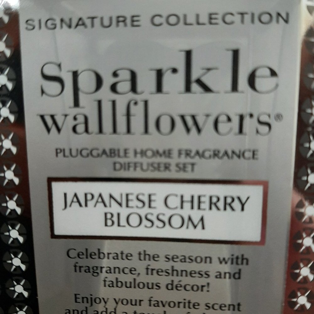 Bath & Body Works Sparkle Wallflower with Japanese Cherry Refill - Picture 5 of 6